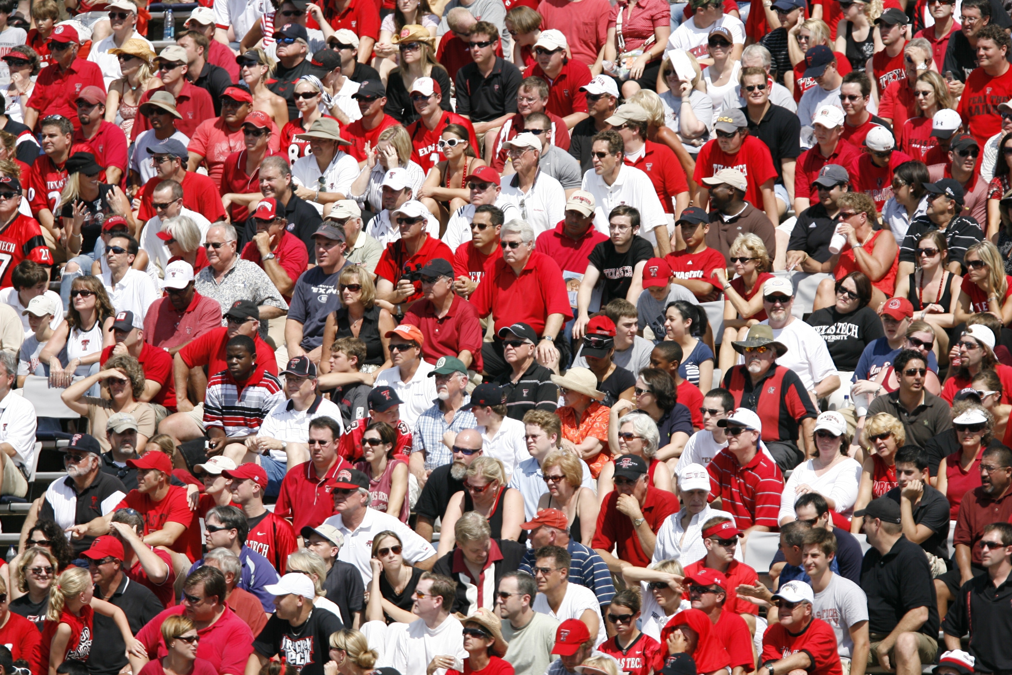 Dodger Stadium sellout is America's largest pro sports team crowd since  pandemic